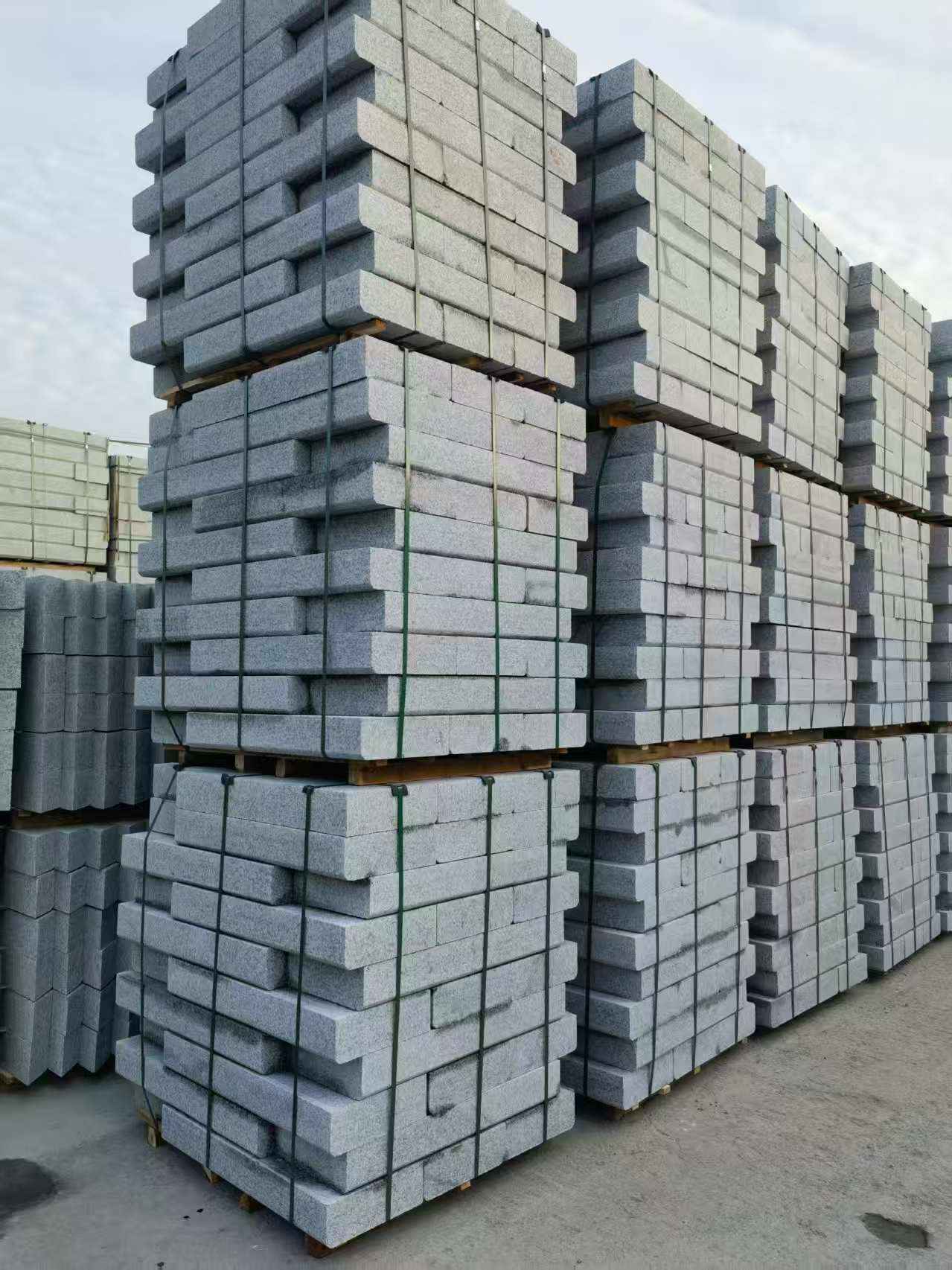 宣城 路沿石（路侧石），颜色一致，尺寸标准