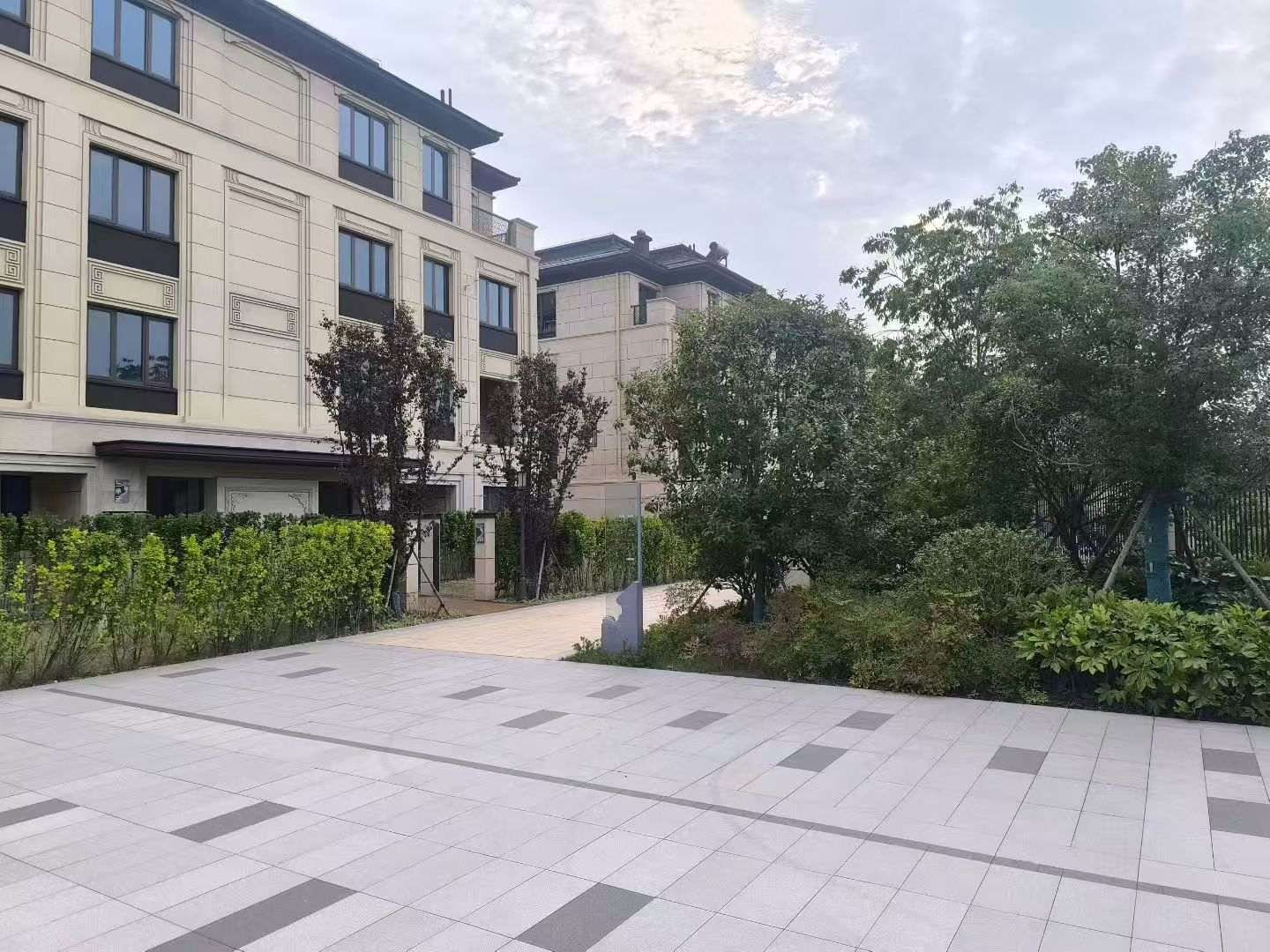 宣城 芝麻白与芝麻白搭配铺装，尺寸1200*600