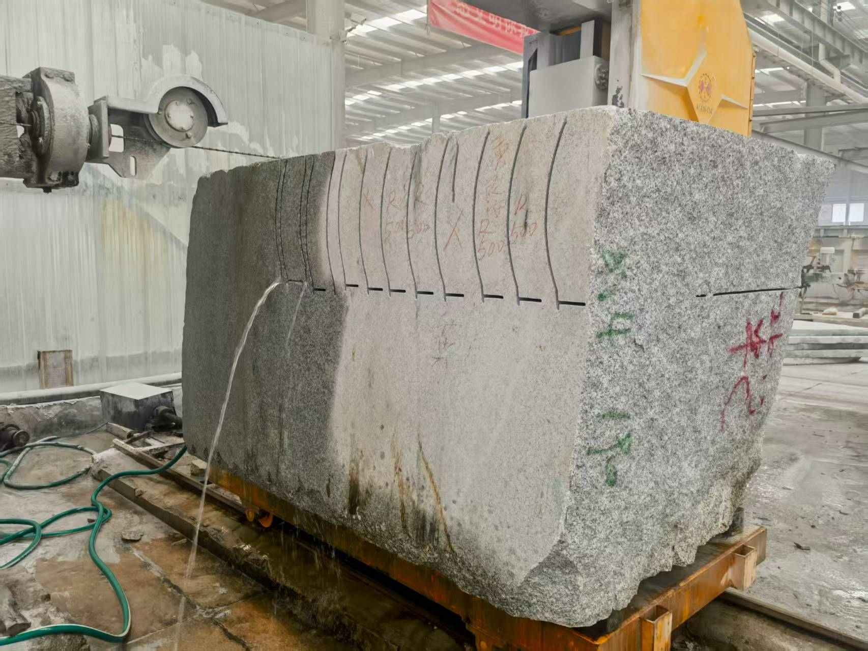 宣城 602，大花芙蓉白，绳锯加工弧形路沿石