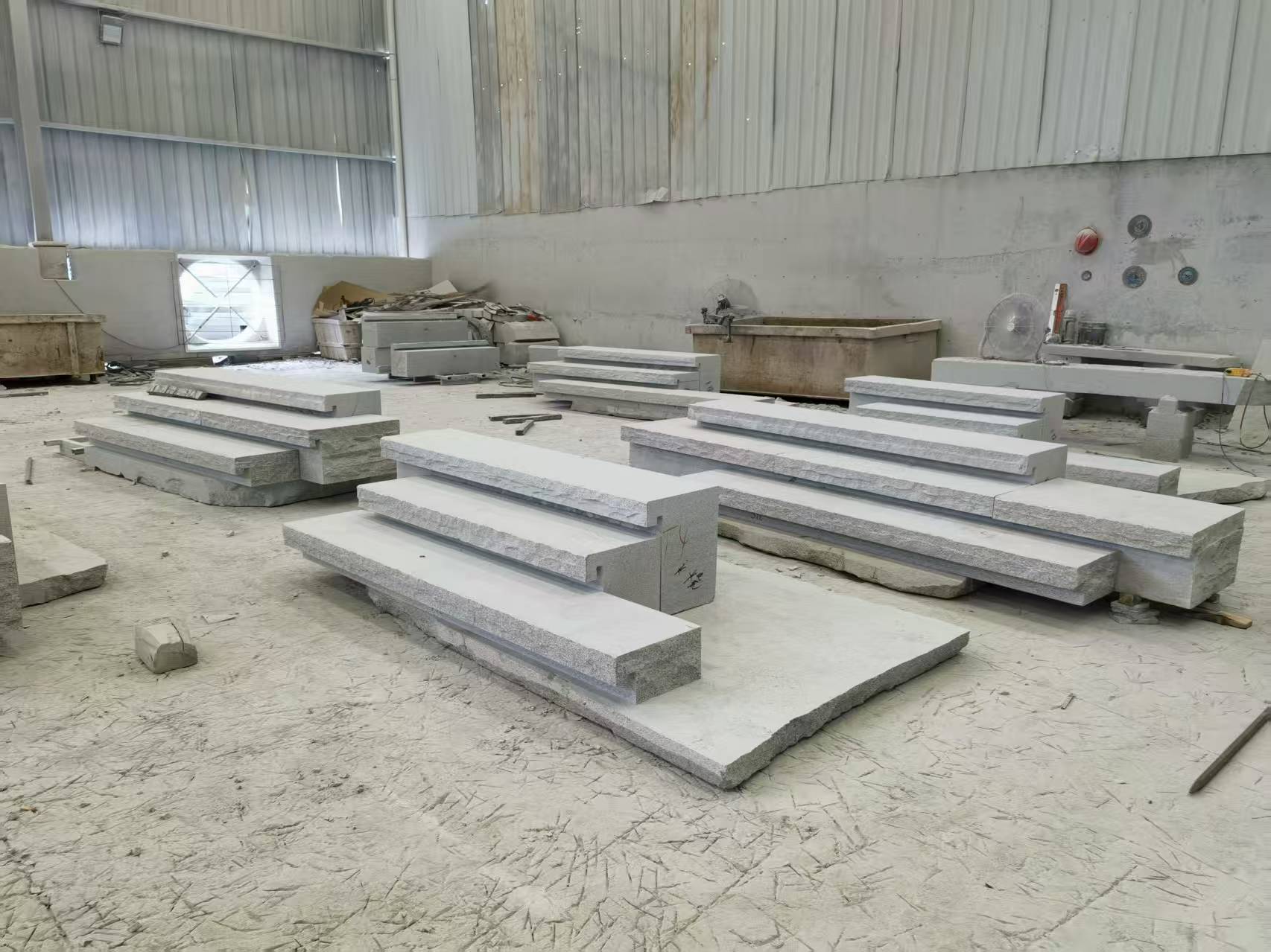 宣城 整石台阶（大面火烧+侧面自然面），出货前厂内拼装